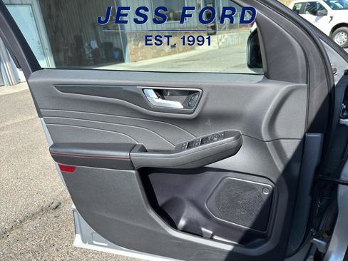 Used 2023 Ford Escape ST-Line image 9