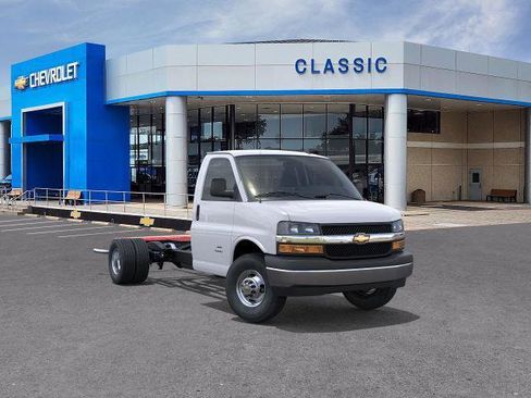 New 2025 Chevrolet Express 3500 w/ Power Convenience Package image 34