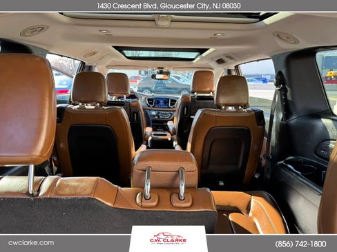 Used 2017 Chrysler Pacifica Limited w/ UConnect Theater Package image 22