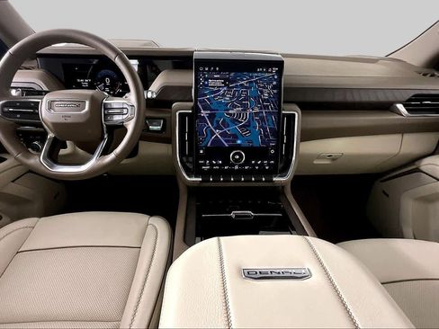 Used 2026 GMC Yukon Denali w/ Sun & Power Step Package AWD/4WD image 16