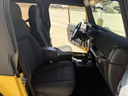 Used 2006 Jeep Wrangler X AWD/4WD image 36