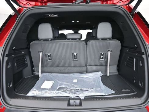 New 2026 Chevrolet Traverse LT w/ Driver Confidence Package FWD image 33