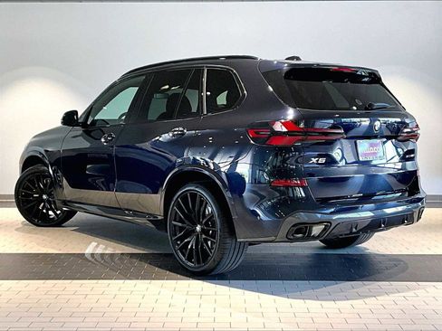 Used 2025 BMW X5 sDrive40i w/ M Sport Package RWD image 3