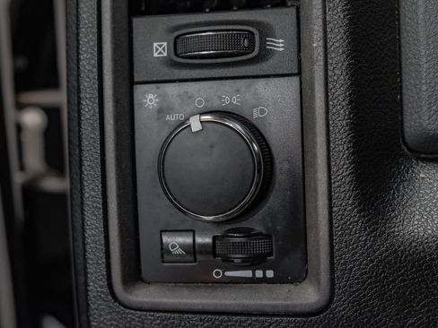 Used 2014 RAM 2500 Tradesman w/ Chrome Appearance Group image 27