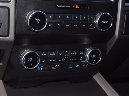 Used 2020 Ford Expedition XLT w/ Equipment Group 202A image 30