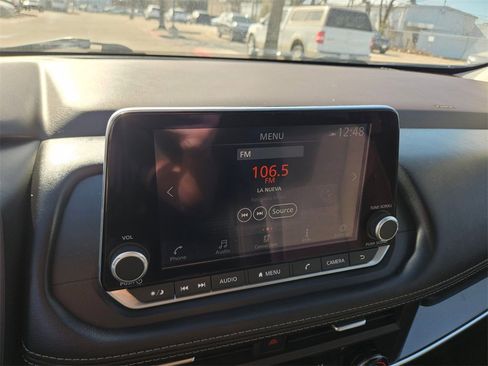 Used 2023 Nissan Rogue SV image 21