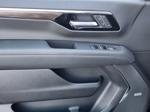 New 2026 Chevrolet Suburban Premier w/ Sun And Tow Package image 17