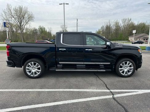 Used 2023 Chevrolet Silverado 1500 High Country w/ High Country Premium Package AWD/4WD image 5