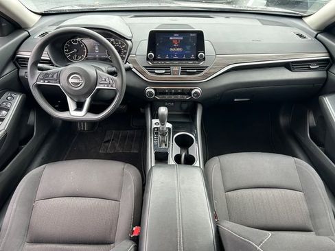 Used 2024 Nissan Altima 2.5 SV FWD image 30