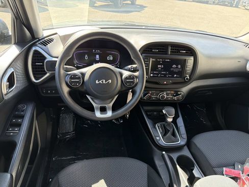 Used 2023 Kia Soul LX w/ Option Group 015 FWD image 7