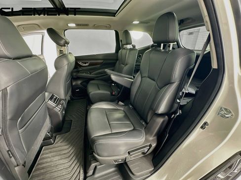 Used 2023 Subaru Ascent Touring AWD/4WD image 34