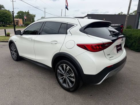 Used 2018 INFINITI QX30 AWD w/ Cargo Package image 6