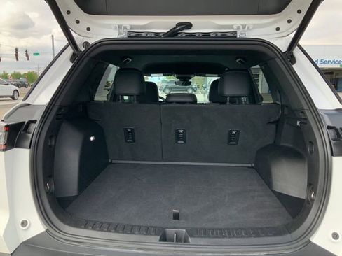Used 2025 Chevrolet Equinox LT w/ Convenience Package II FWD image 13