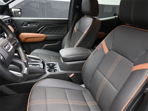 Used 2024 GMC Canyon AT4 w/ Technology Package image 19