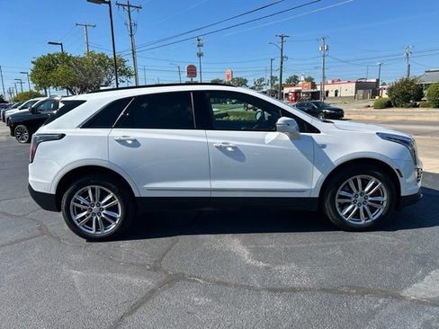 Certified 2024 Cadillac XT5 Sportv w/ Technology Package AWD/4WD image 5
