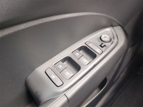 New 2025 Hyundai Venue SEL image 28