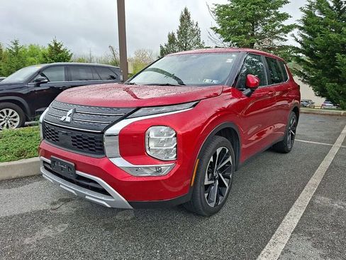 Used 2023 Mitsubishi Outlander SE AWD/4WD image 3