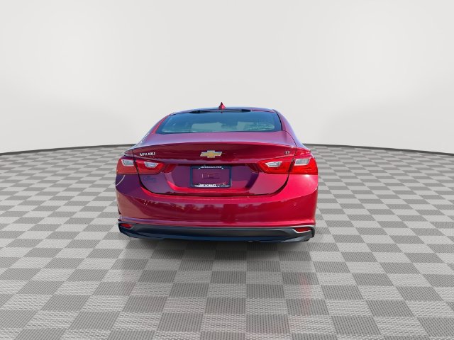 Used 2018 Chevrolet Malibu LT w/ Leather Package FWD image 10