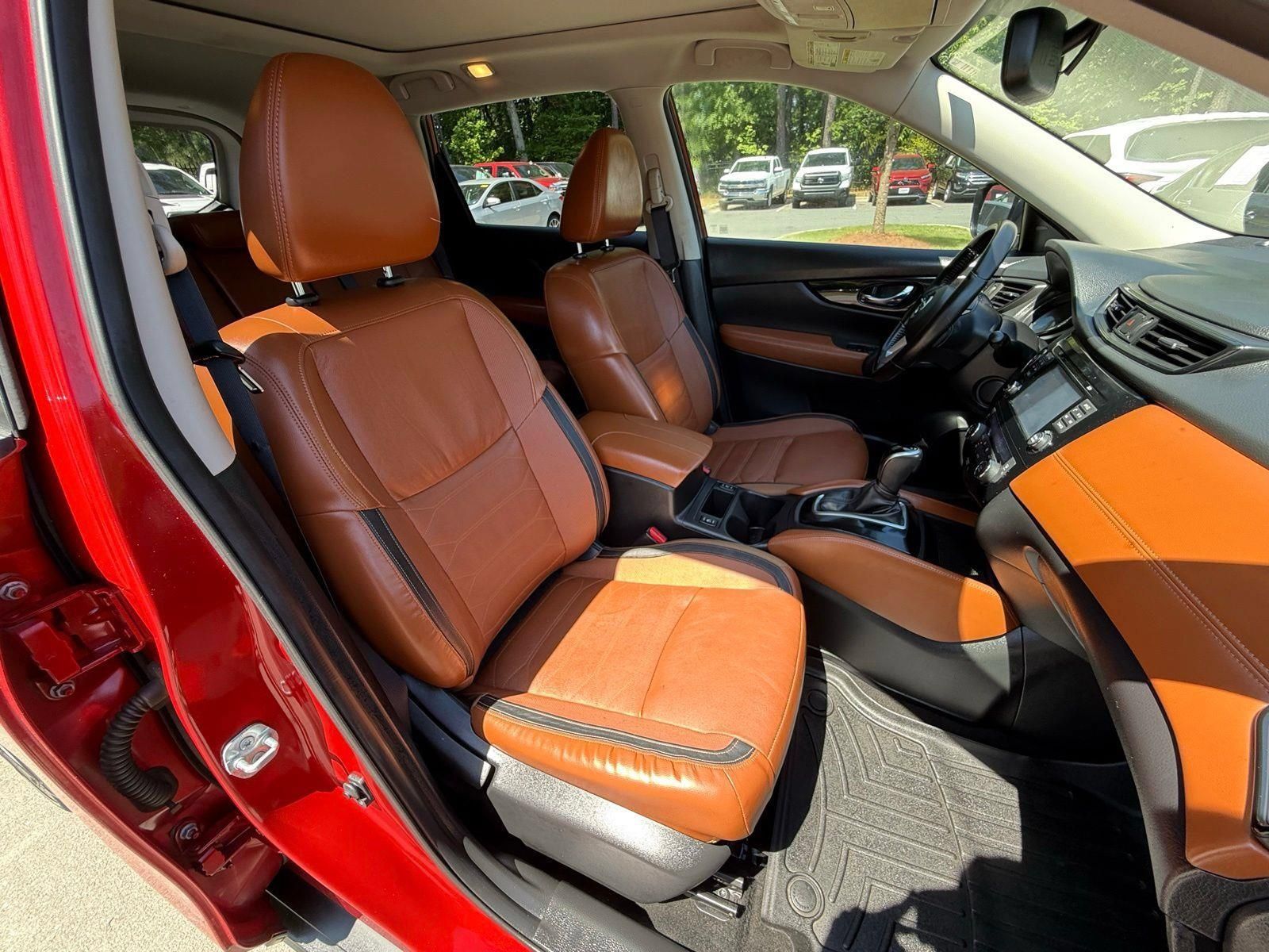 Used 2017 Nissan Rogue SL w/ SL Premium Package FWD image 27