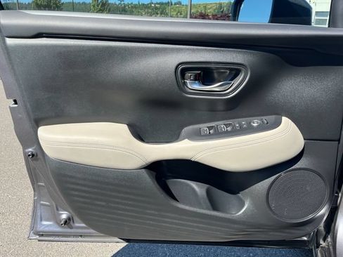 Certified 2024 Honda HR-V EX-L image 17