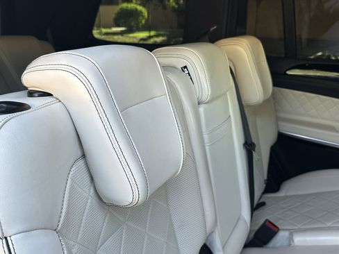 Used 2019 Mercedes-Benz GLS 550 4MATIC image 17