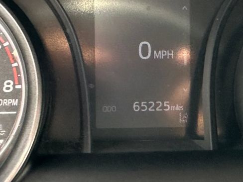 Used 2021 Toyota Camry SE FWD image 21