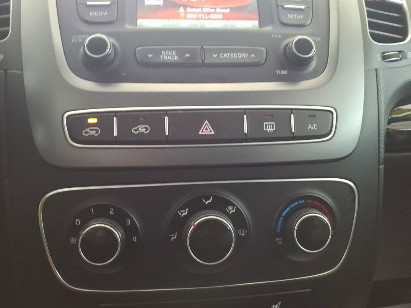 Used 2015 Kia Sorento LX AWD/4WD image 22