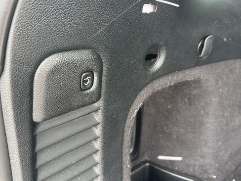 Used 2017 Jeep Grand Cherokee Limited image 10