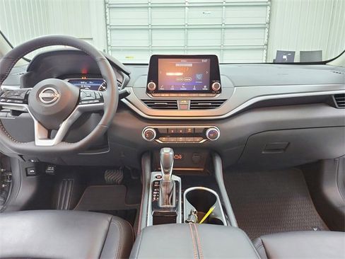 Used 2025 Nissan Altima 2.5 SR image 24