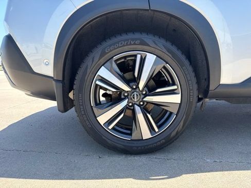 Used 2023 Nissan Rogue SL w/ SL Premium Package FWD image 12