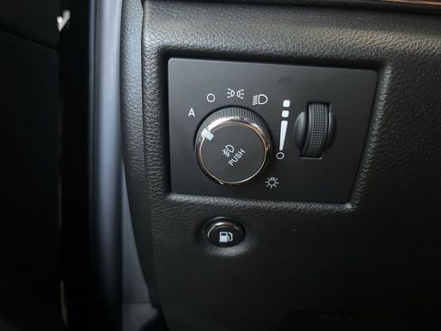 Used 2022 Jeep Grand Cherokee Limited AWD/4WD image 13