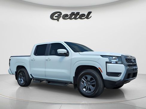 Used 2025 Nissan Frontier SV image 4