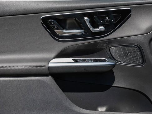 New 2025 Mercedes-Benz GLC 300 image 21