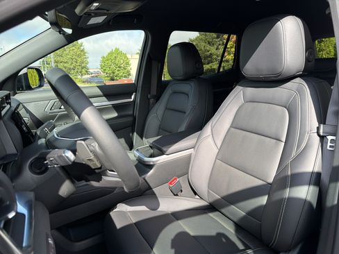 Used 2027 GMC Terrain Elevation w/ Elevation Premium Package AWD/4WD image 7