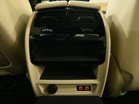 Used 2023 BMW 540i xDrive w/ Premium Package image 18