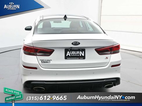 Used 2020 Kia Optima S w/ S Panoramic Sunroof Package FWD image 3
