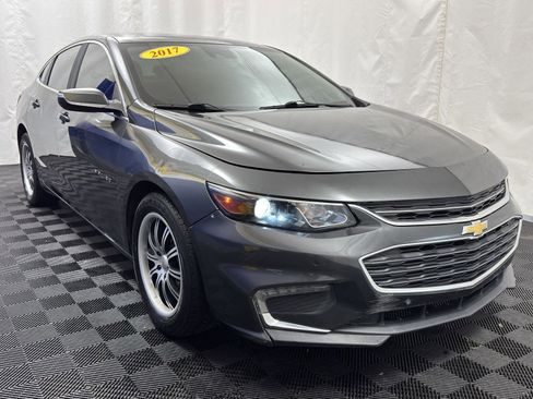 Used 2017 Chevrolet Malibu LT w/ Driver Confidence Package image 10