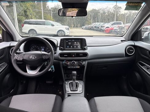 Used 2021 Hyundai Kona SE image 7