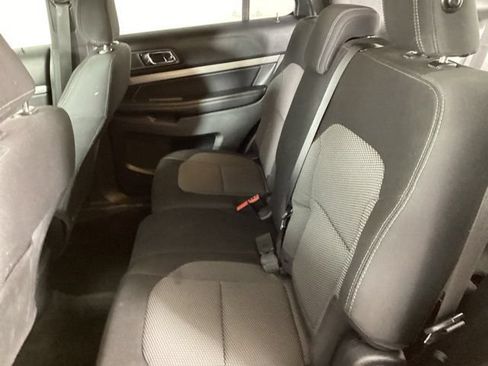 Used 2018 Ford Explorer XLT w/ Equipment Group 201A AWD/4WD image 22