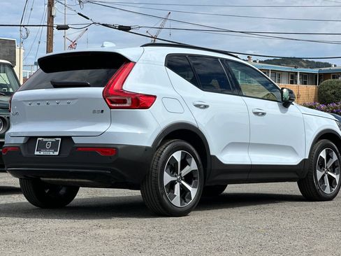 Used 2026 Volvo XC40 B5 Plus w/ Protection Package Premier AWD/4WD image 2