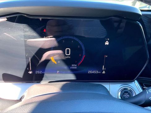 Used 2025 Chevrolet Trax LT w/ LT Convenience Package image 26