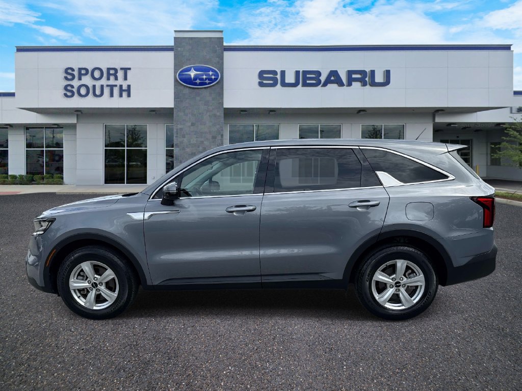 Used 2023 Kia Sorento LX FWD image 7