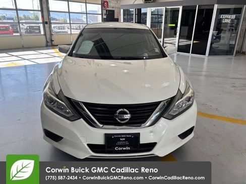 Used 2017 Nissan Altima 2.5 S w/ Power Driver Seat Package FWD image 3