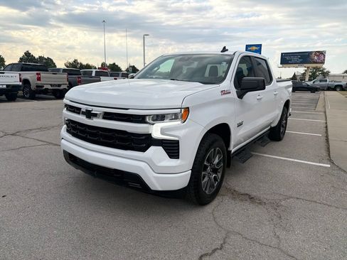 Used 2022 Chevrolet Silverado 1500 RST w/ Z71 Off-Road Package AWD/4WD image 7