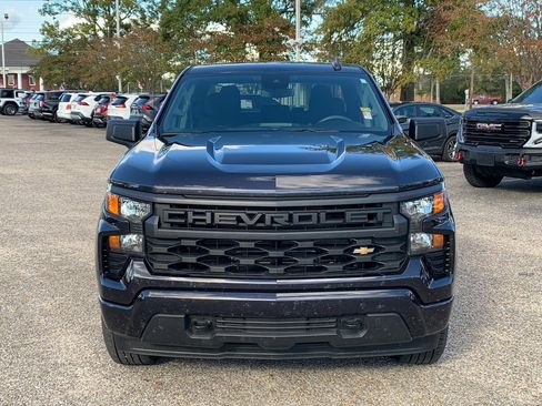 Used 2022 Chevrolet Silverado 1500 Custom image 3