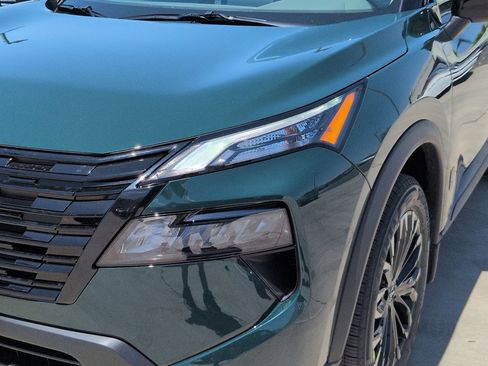 New 2026 Nissan Rogue SV FWD image 8