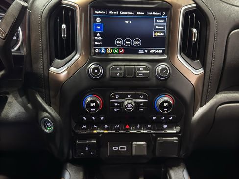 Used 2019 Chevrolet Silverado 1500 High Country w/ Technology Package image 30