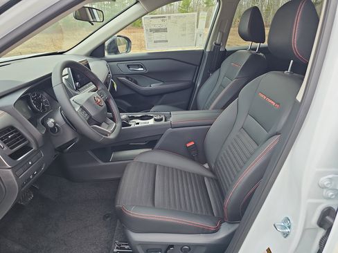 New 2026 Nissan Rogue SV AWD/4WD image 4