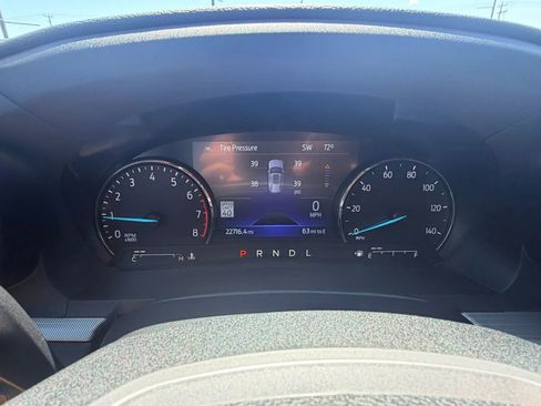 Used 2022 Ford Explorer XLT w/ Equipment Group 202A AWD/4WD image 16