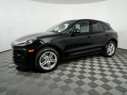 Used 2026 Porsche Macan AWD/4WD image 2